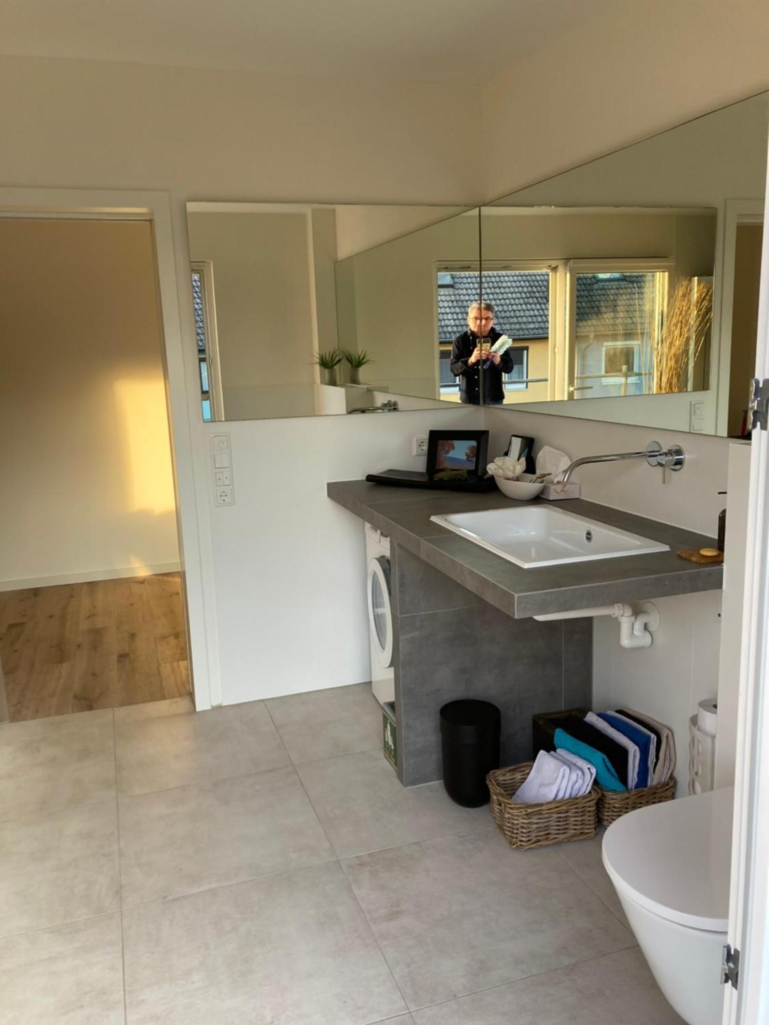 Neues Penthouse-Loft Mit Konuskarte Fuer Gratis Oepnv Lägenhet Ehrenkirchen Exteriör bild