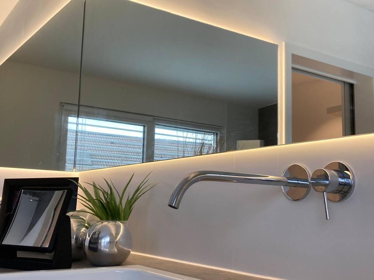 Neues Penthouse-Loft Mit Konuskarte Fuer Gratis Oepnv Lägenhet Ehrenkirchen Exteriör bild