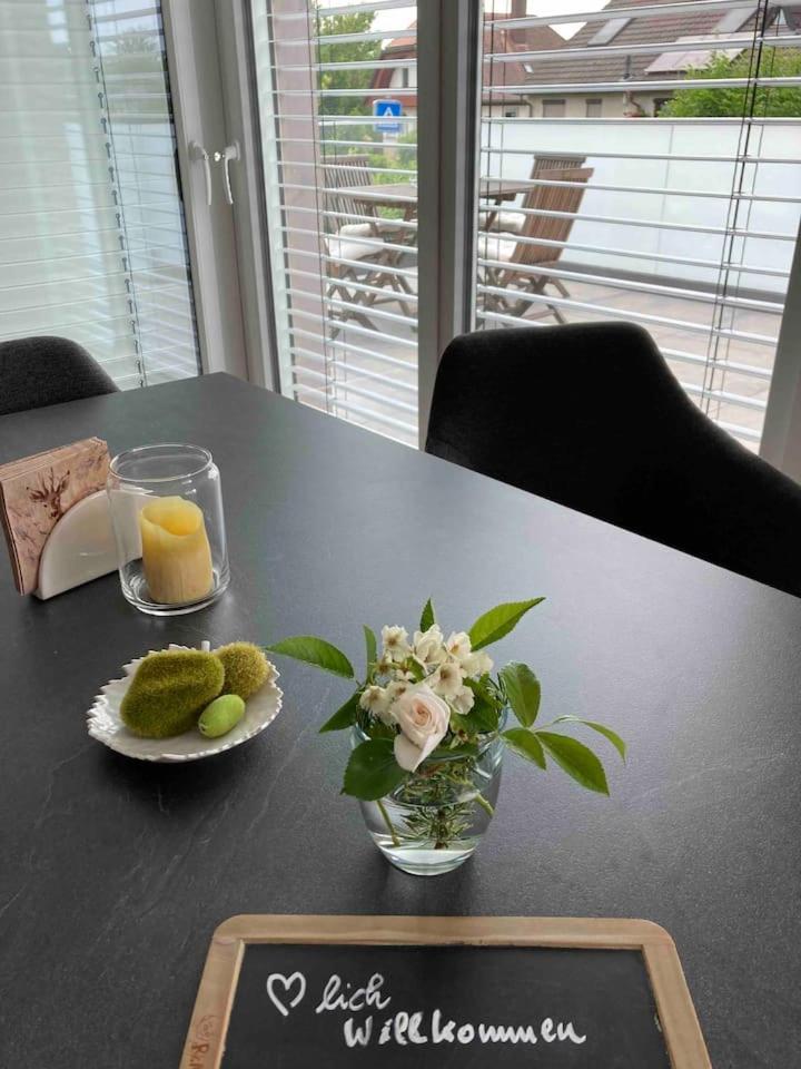 Neues Penthouse-Loft Mit Konuskarte Fuer Gratis Oepnv Lägenhet Ehrenkirchen Exteriör bild