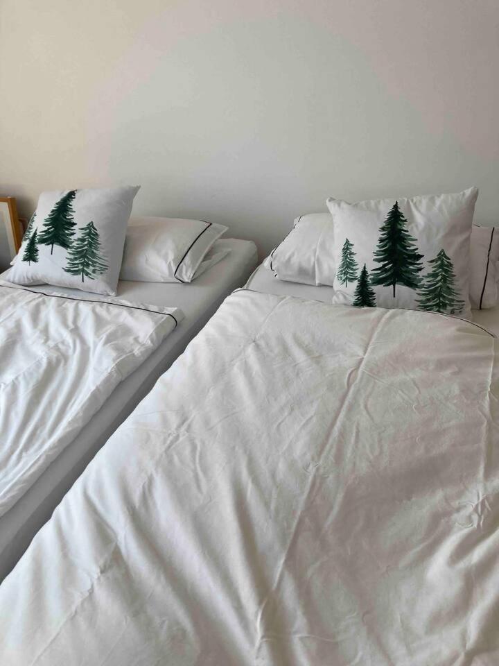 Neues Penthouse-Loft Mit Konuskarte Fuer Gratis Oepnv Lägenhet Ehrenkirchen Exteriör bild