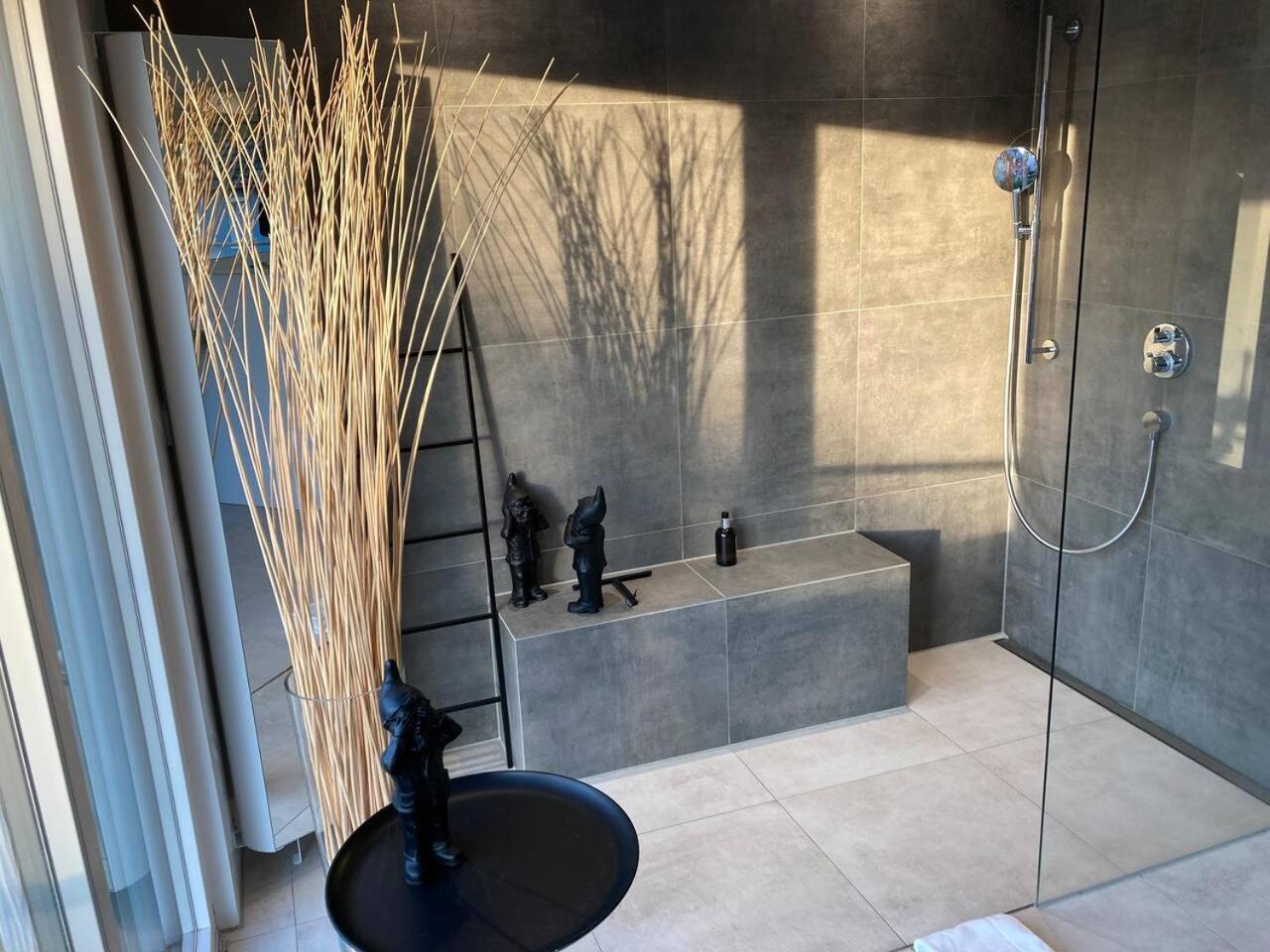 Neues Penthouse-Loft Mit Konuskarte Fuer Gratis Oepnv Lägenhet Ehrenkirchen Exteriör bild