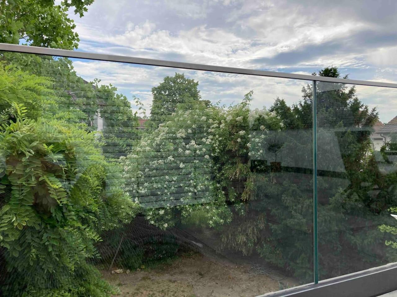 Neues Penthouse-Loft Mit Konuskarte Fuer Gratis Oepnv Lägenhet Ehrenkirchen Exteriör bild